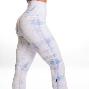 P’tula strokes of blue legging